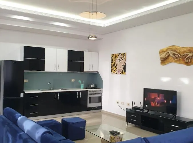 Aura * Tirana