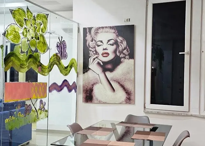 Aura Apartment *