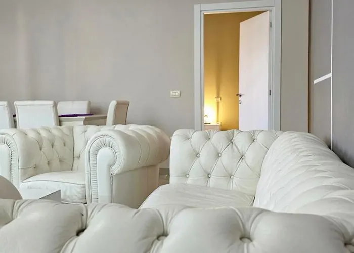 Aura Apartment *