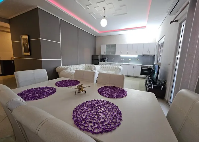 Aura Apartment *
